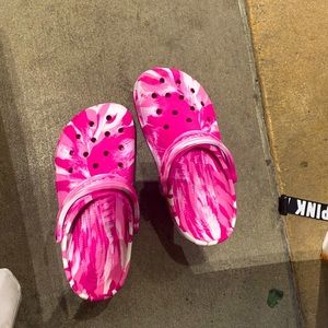 Brand new pink crocs